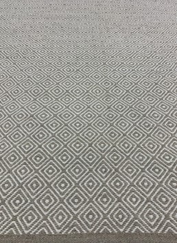 1-O-221 6_0 110 Beige - 160x230 cm - € 349,00