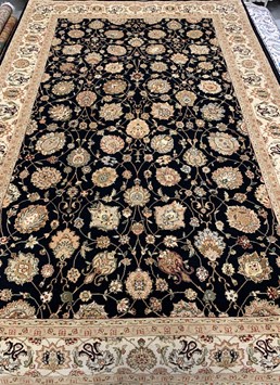 Royalty Veramin Black - 175x267 cm - € 3591,00